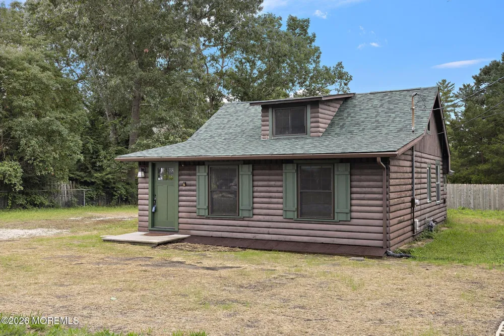 833 Windsor Street Forked River, NJ 08731