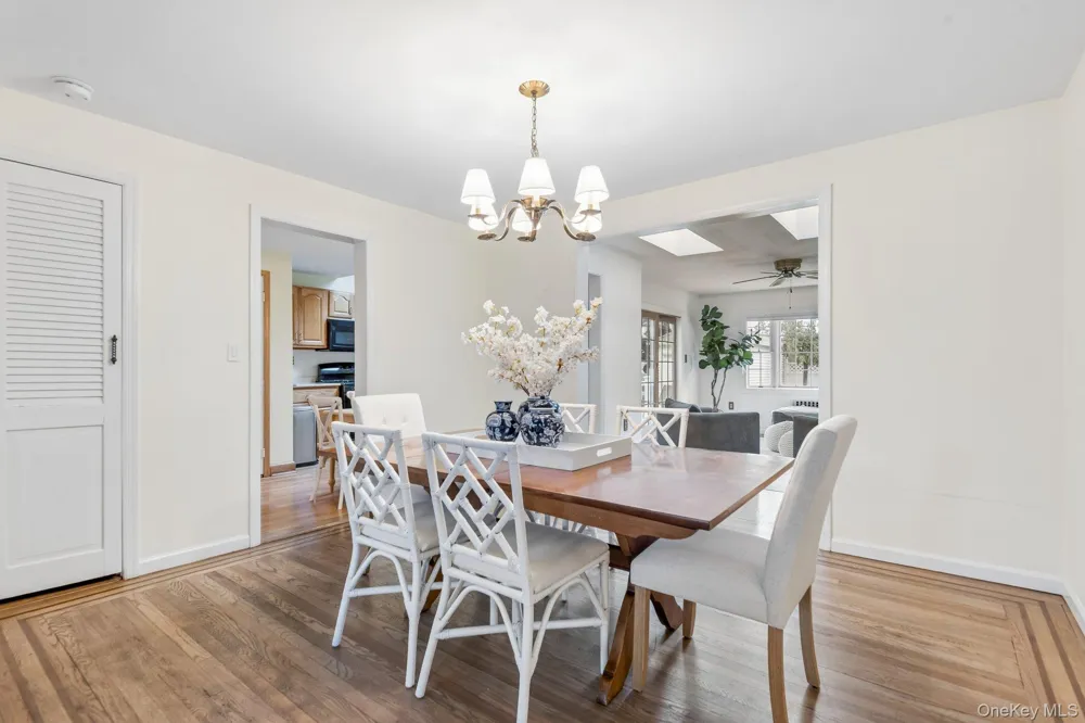 32 Cambridge Avenue Garden City, NY 11530