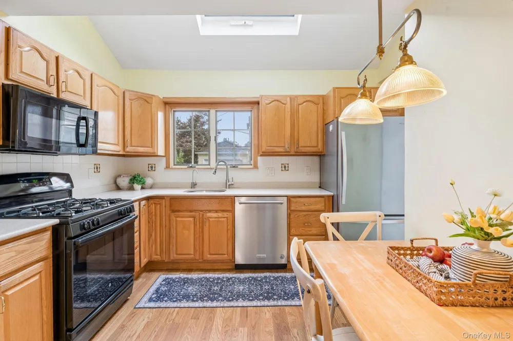 32 Cambridge Avenue Garden City, NY 11530