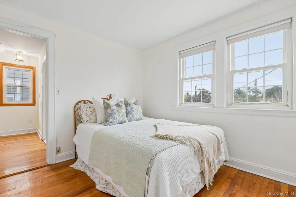 32 Cambridge Avenue Garden City, NY 11530
