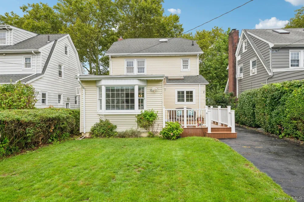 32 Cambridge Avenue Garden City, NY 11530