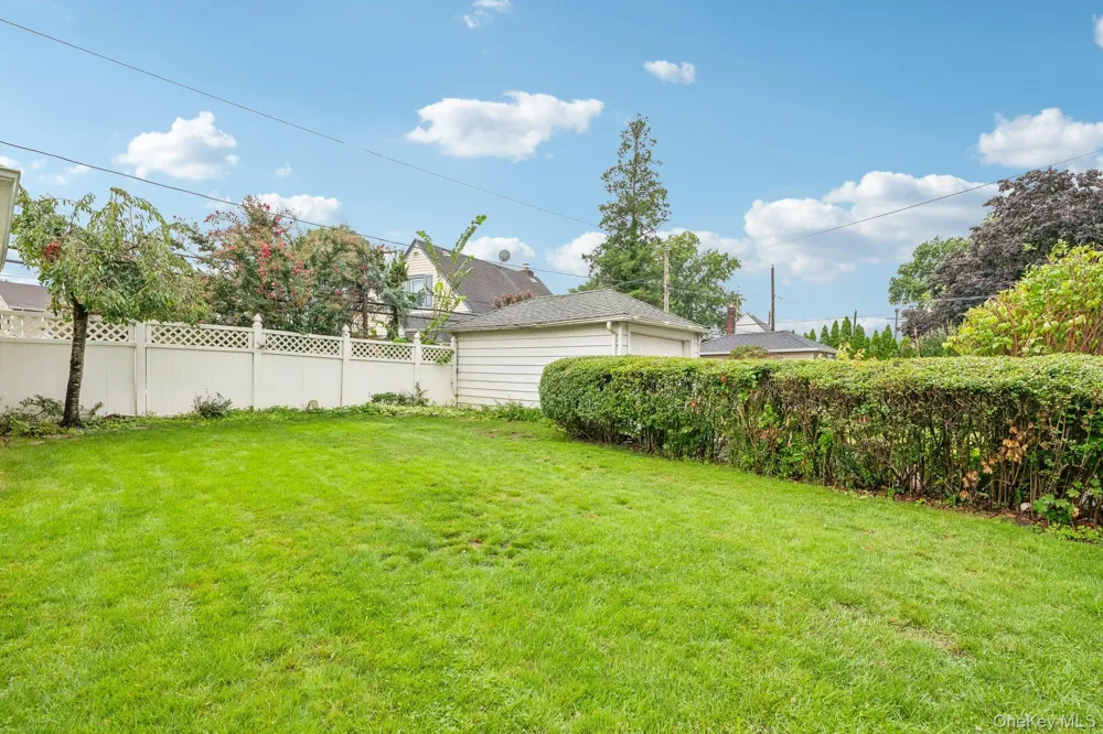32 Cambridge Avenue Garden City, NY 11530