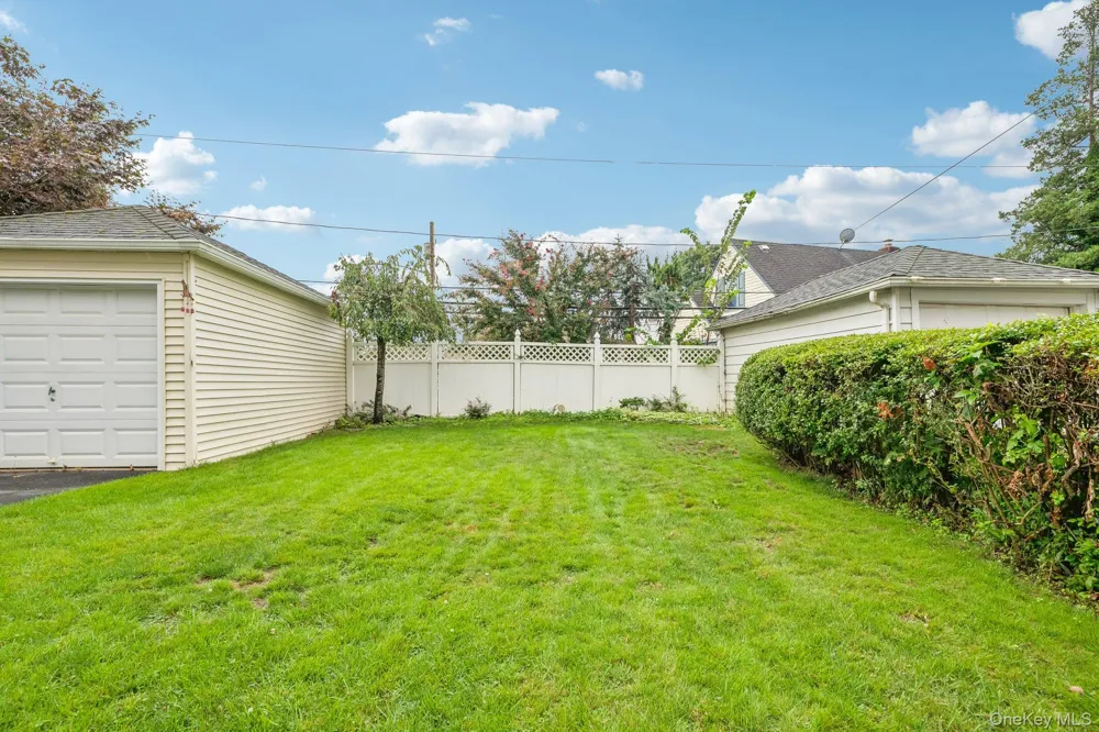 32 Cambridge Avenue Garden City, NY 11530