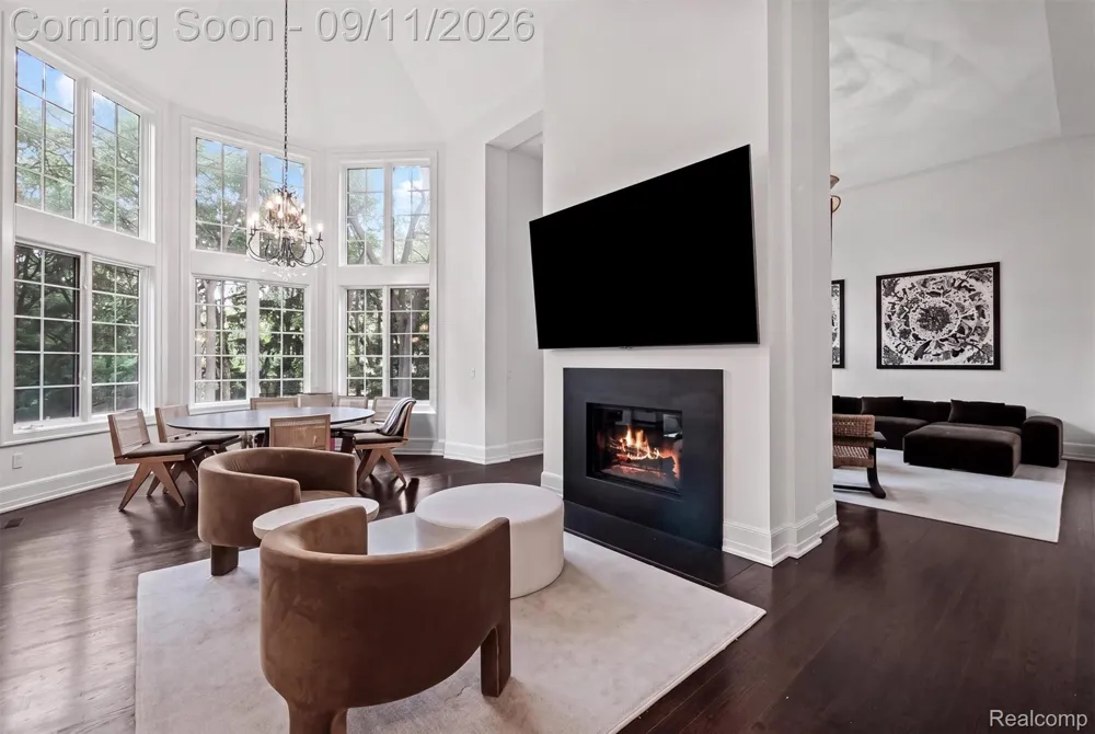 31235 Woodside Drive Franklin Village, MI 48025
