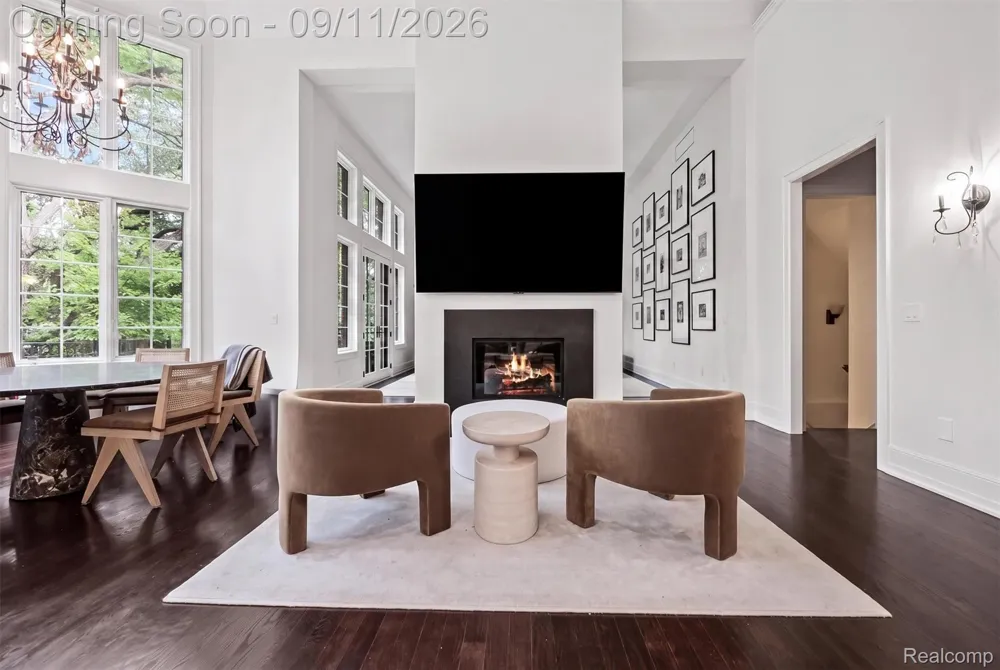 31235 Woodside Drive Franklin Village, MI 48025
