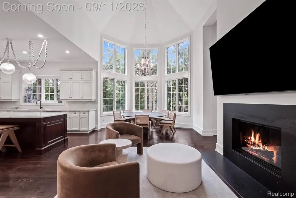 31235 Woodside Drive Franklin Village, MI 48025
