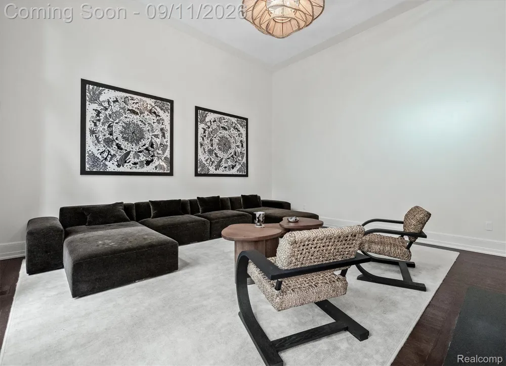 31235 Woodside Drive Franklin Village, MI 48025