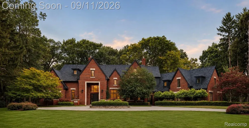 31235 Woodside Drive Franklin Village, MI 48025