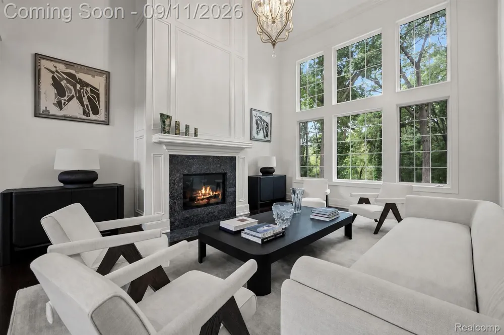 31235 Woodside Drive Franklin Village, MI 48025