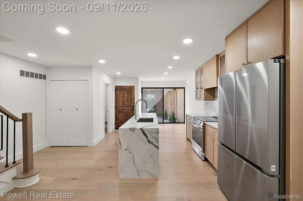 1106 Timberview Trail Bloomfield Charter Township, MI 48304