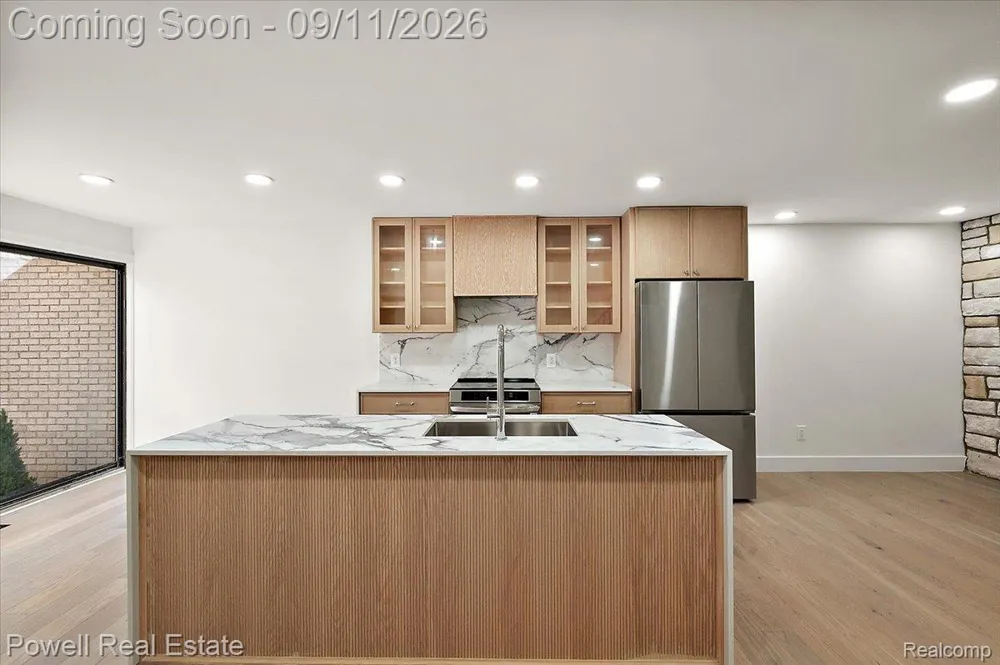 1106 Timberview Trail Bloomfield Charter Township, MI 48304