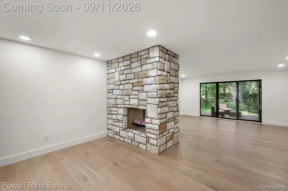 1106 Timberview Trail Bloomfield Charter Township, MI 48304