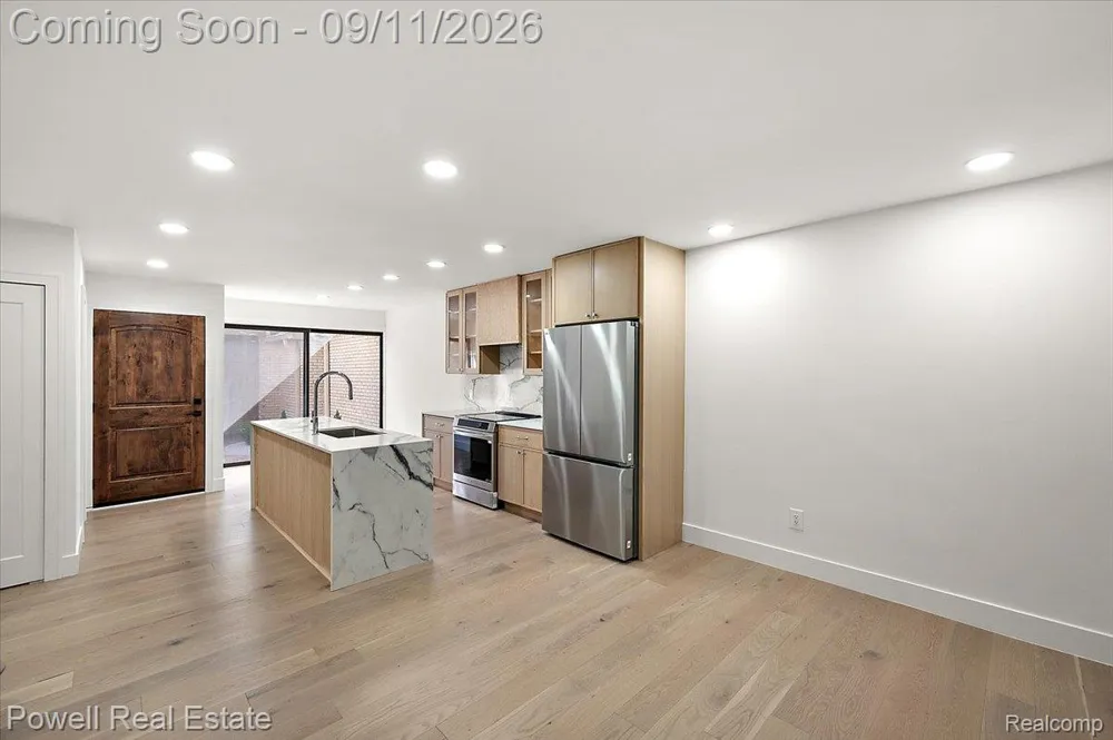 1106 Timberview Trail Bloomfield Charter Township, MI 48304