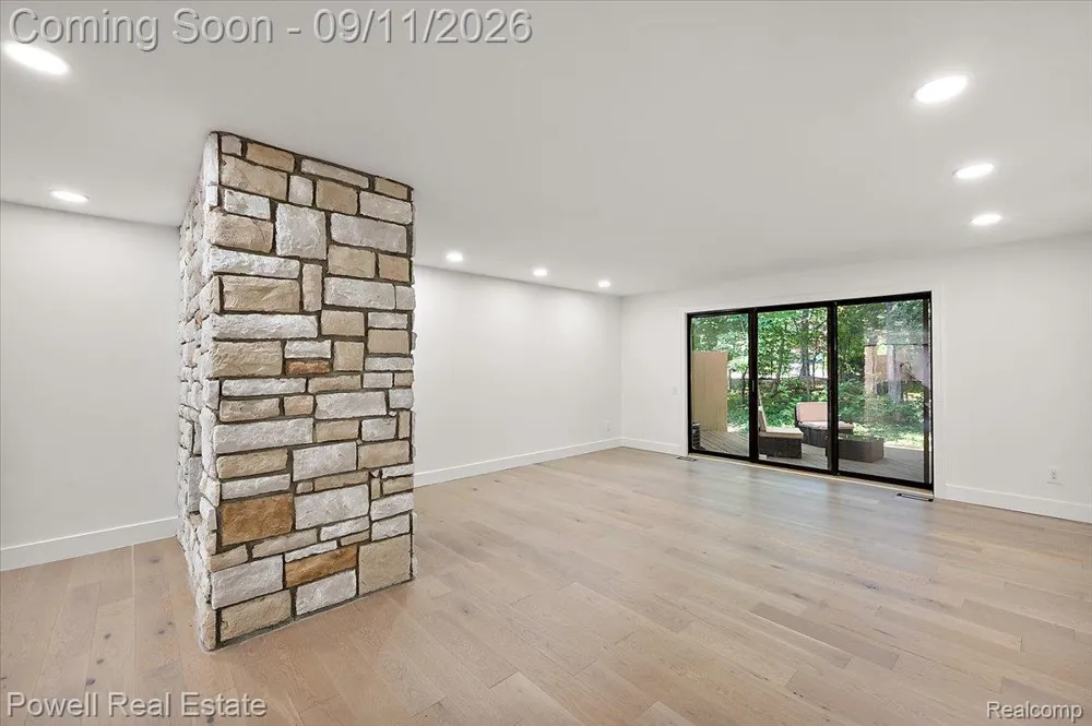 1106 Timberview Trail Bloomfield Charter Township, MI 48304