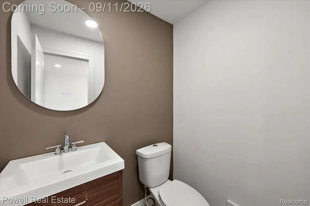 1106 Timberview Trail Bloomfield Charter Township, MI 48304