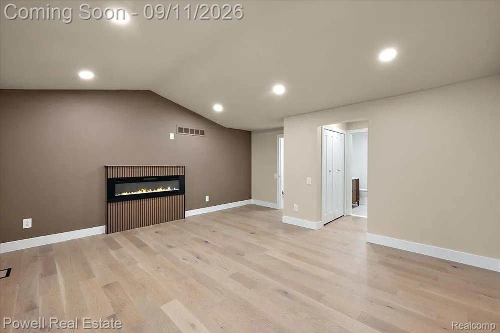 1106 Timberview Trail Bloomfield Charter Township, MI 48304