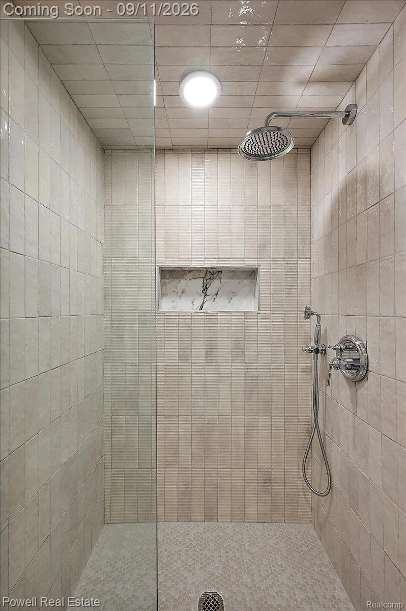 1106 Timberview Trail Bloomfield Charter Township, MI 48304