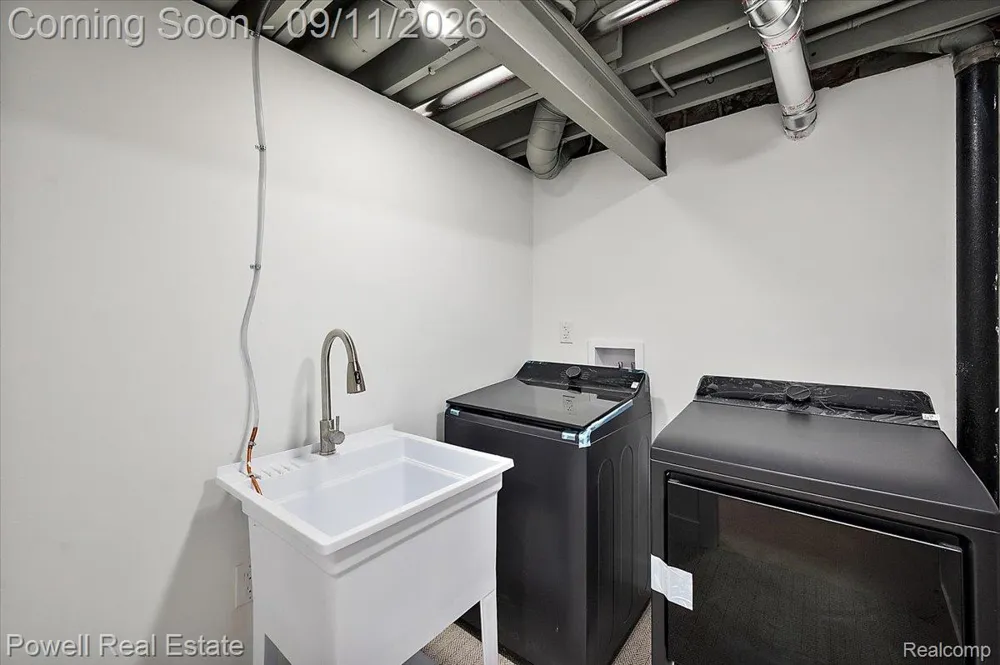 1106 Timberview Trail Bloomfield Charter Township, MI 48304