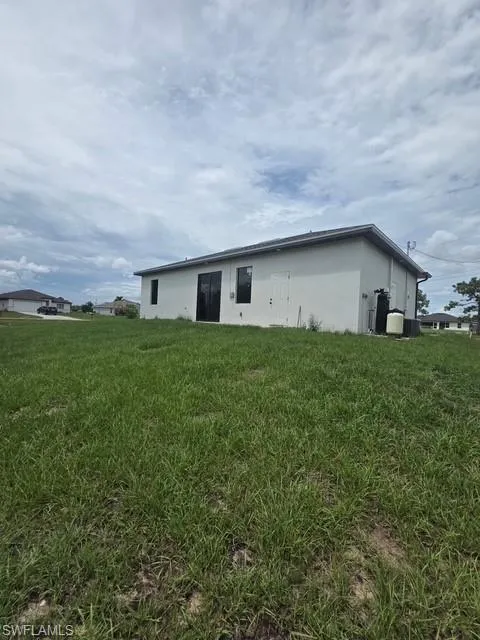 432 Raymer Street Lehigh Acres, FL 33974