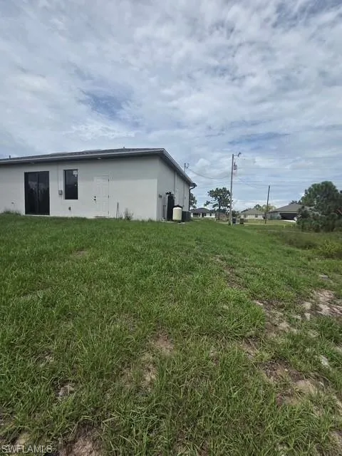 432 Raymer Street Lehigh Acres, FL 33974
