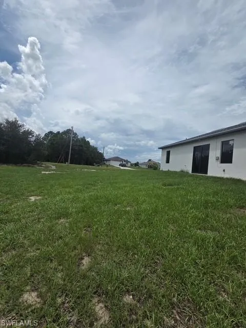 432 Raymer Street Lehigh Acres, FL 33974