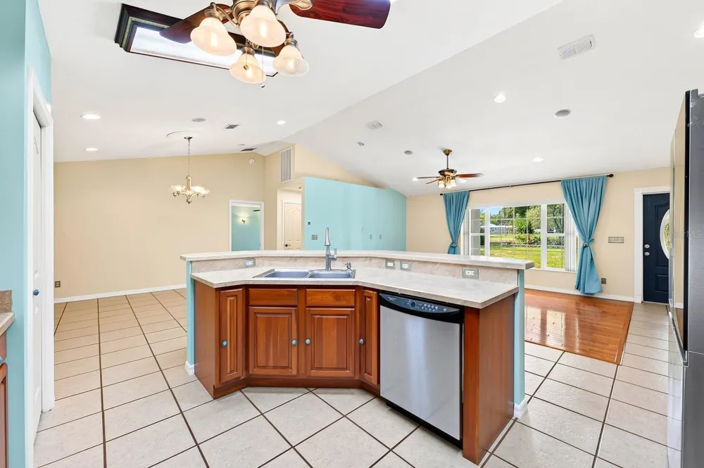15771 SE 170TH AVENUE Weirsdale, FL 32195