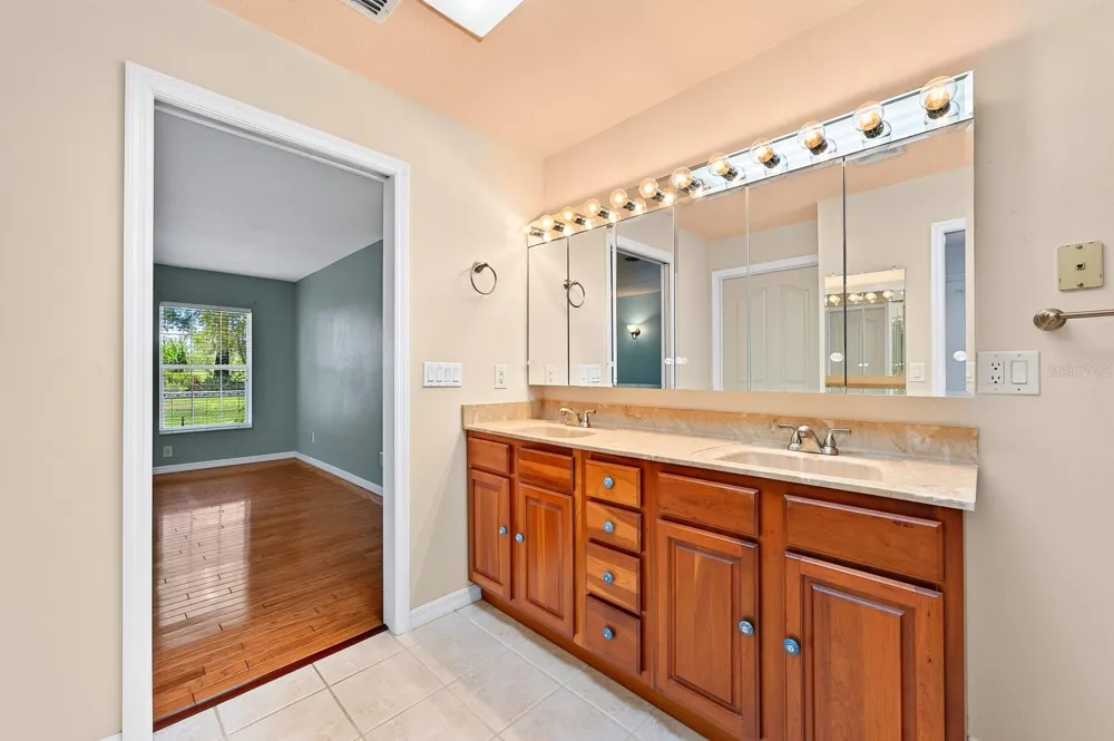 15771 SE 170TH AVENUE Weirsdale, FL 32195