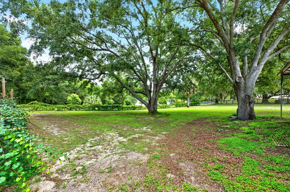 15771 SE 170TH AVENUE Weirsdale, FL 32195