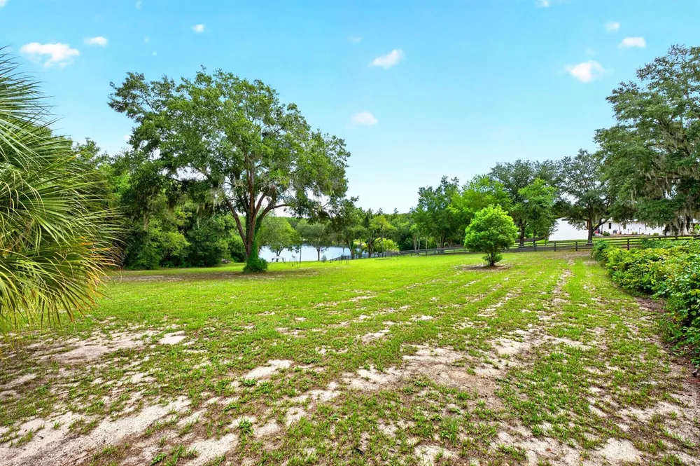 15771 SE 170TH AVENUE Weirsdale, FL 32195