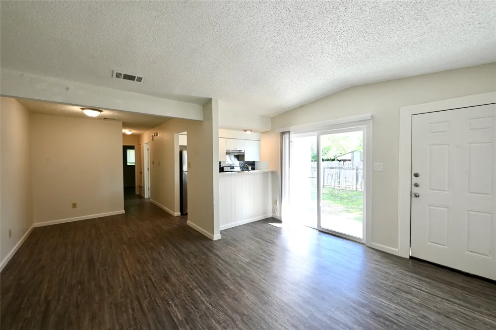 5007 Table Top Trail #B Austin, TX 78744