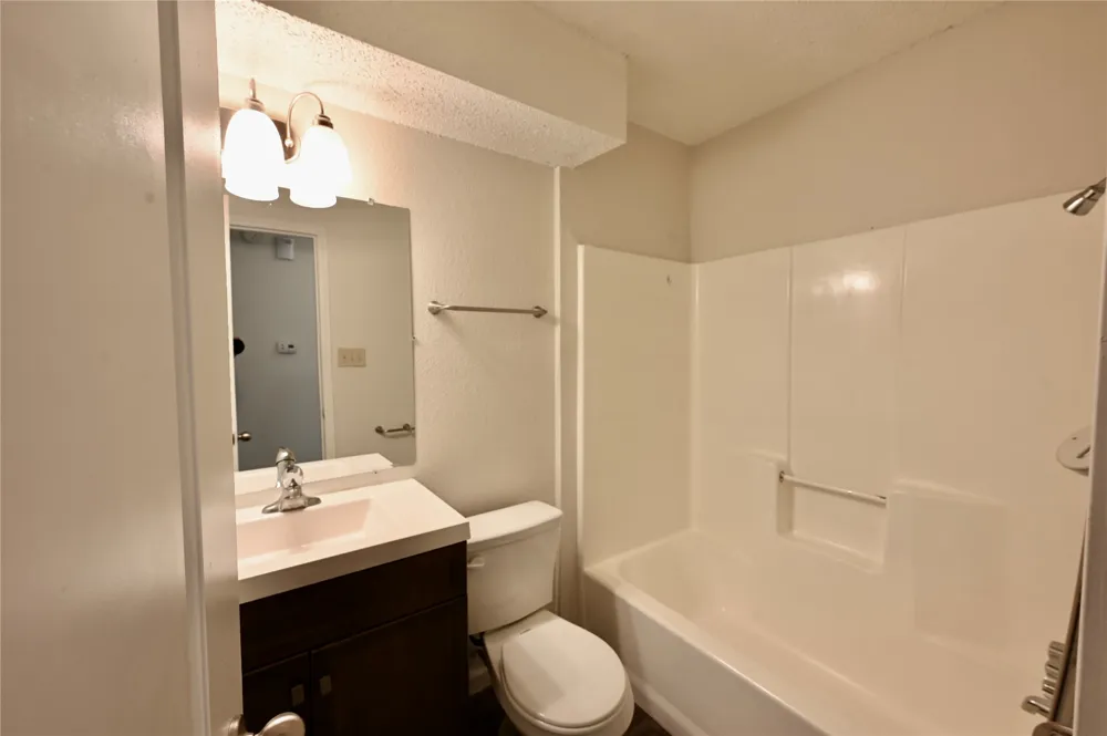 5007 Table Top Trail #B Austin, TX 78744