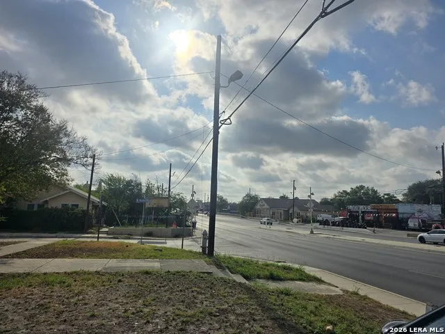 1307 CULEBRA RD San Antonio, TX 78201