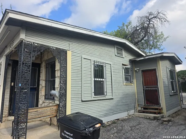 1307 CULEBRA RD San Antonio, TX 78201