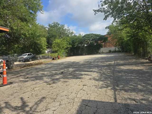 1307 CULEBRA RD San Antonio, TX 78201