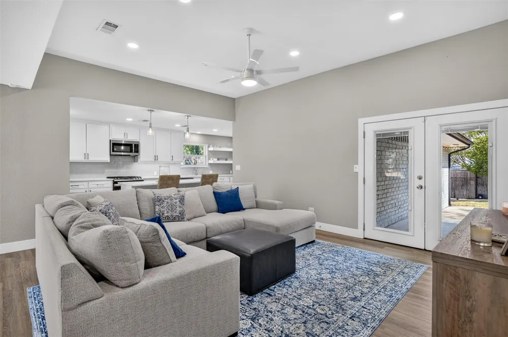 11335 Mccree Road Dallas, TX 75238