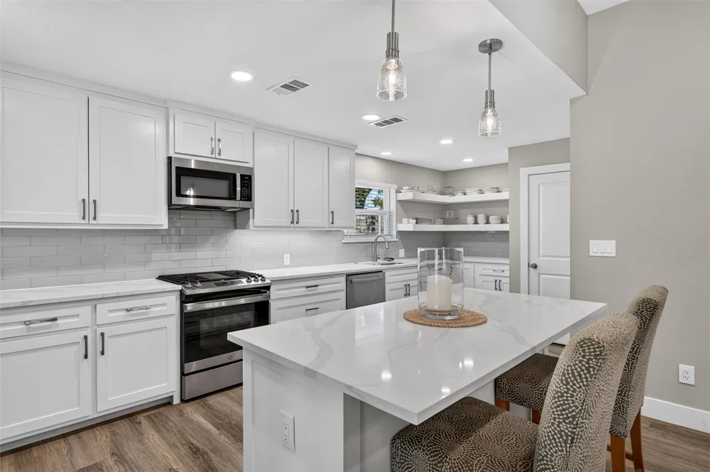 11335 Mccree Road Dallas, TX 75238