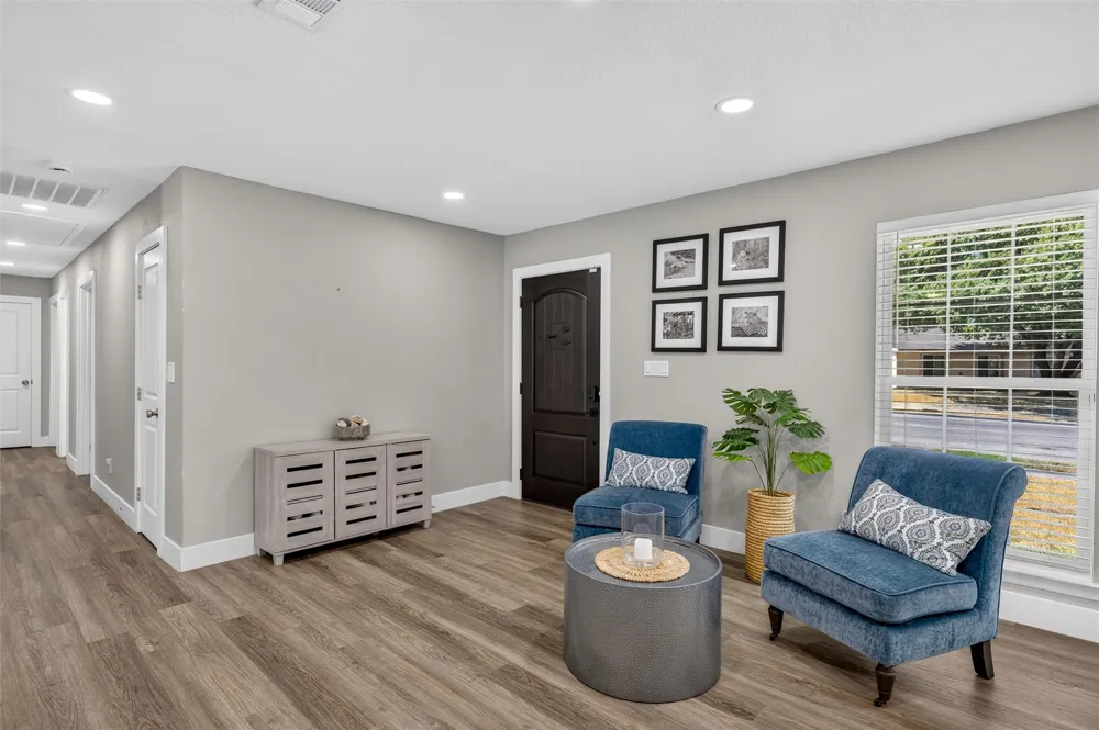11335 Mccree Road Dallas, TX 75238