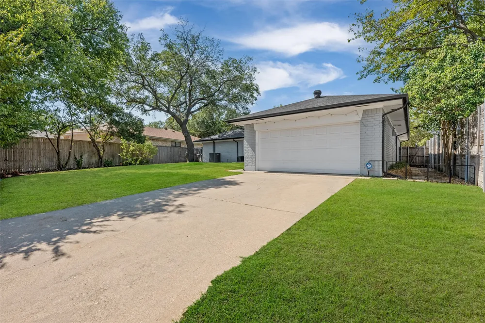 11335 Mccree Road Dallas, TX 75238