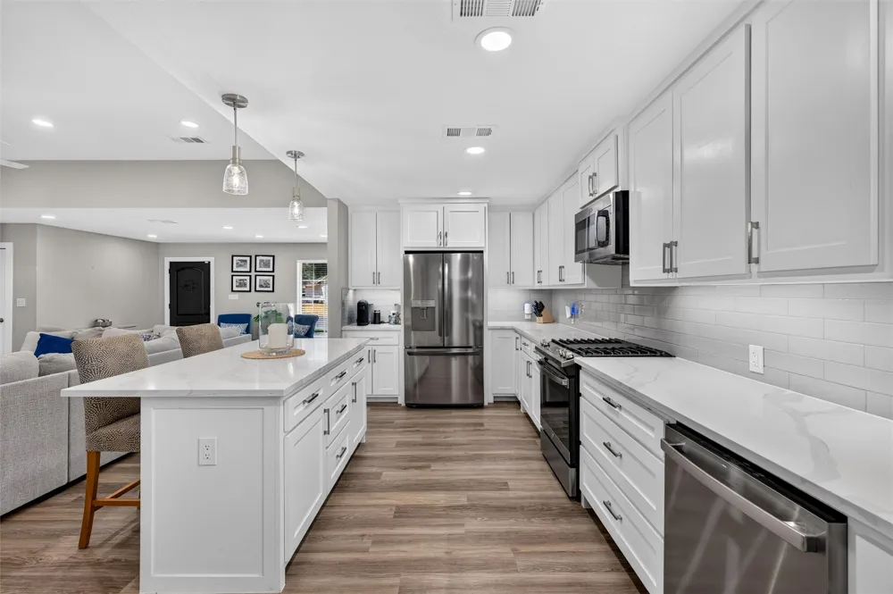 11335 Mccree Road Dallas, TX 75238