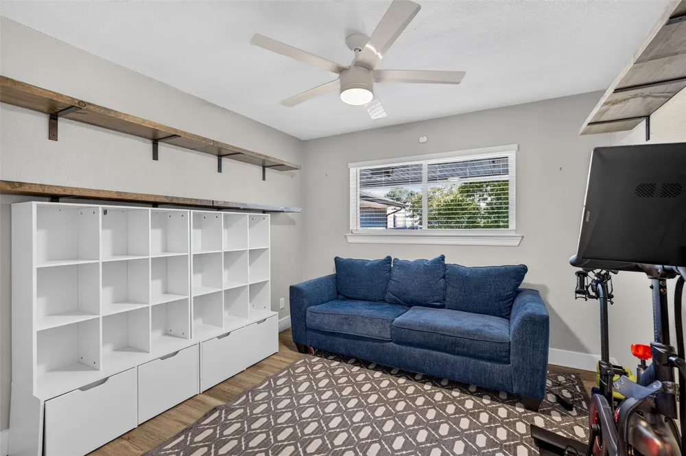 11335 Mccree Road Dallas, TX 75238