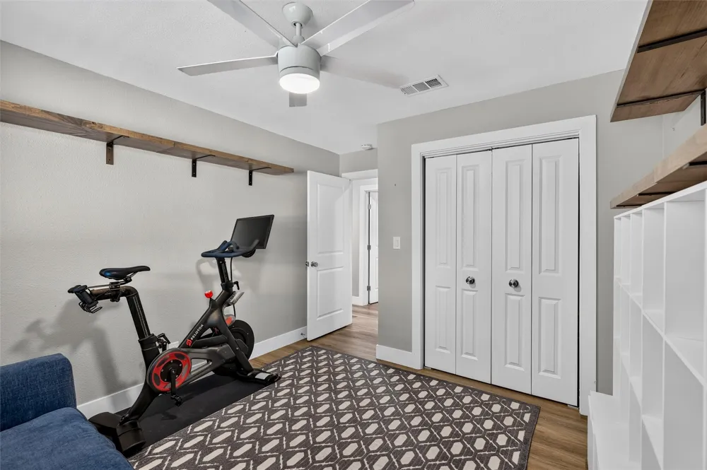 11335 Mccree Road Dallas, TX 75238