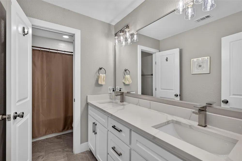 11335 Mccree Road Dallas, TX 75238