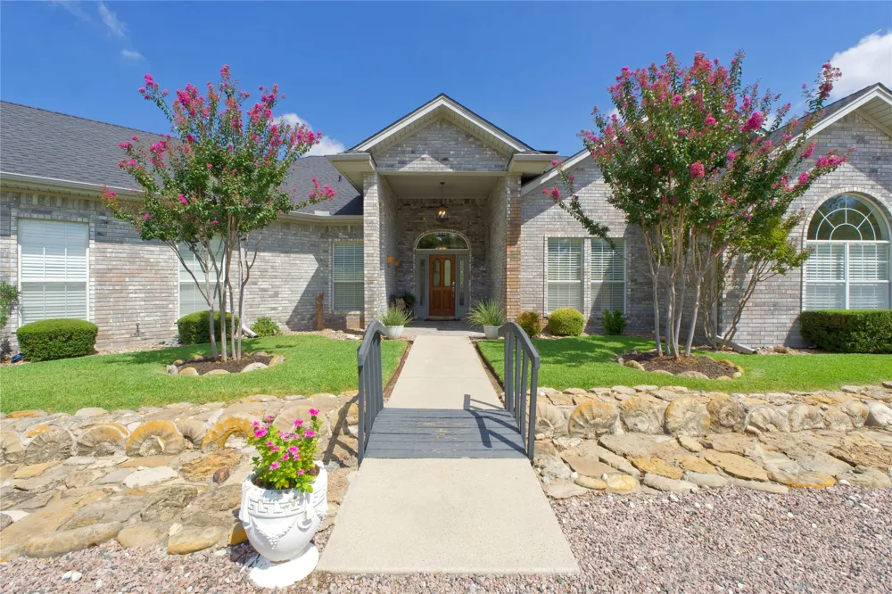 301 Hillside Drive Muenster, TX 76252