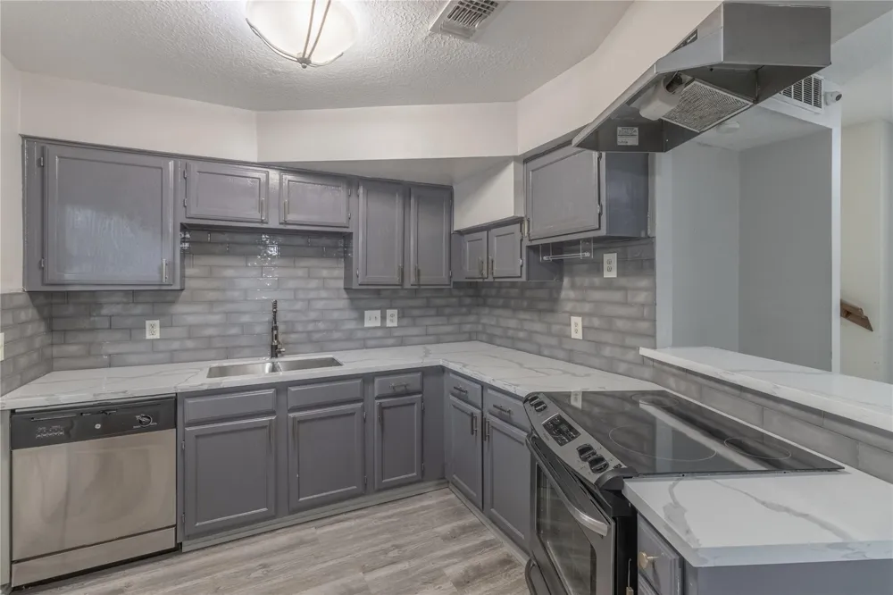 8320 Wild Rose Street #16B Houston, TX 77083