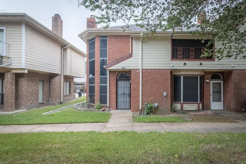 8320 Wild Rose Street #16B Houston, TX 77083