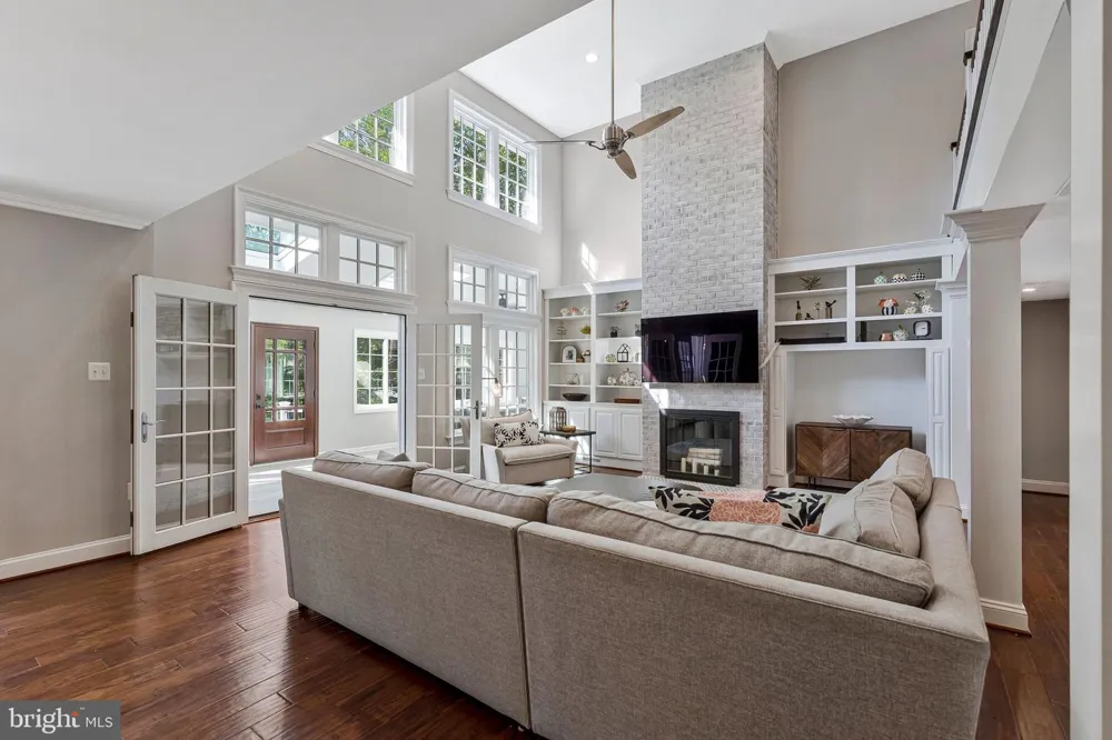 1048 BELLVIEW ROAD Mclean, VA 22102