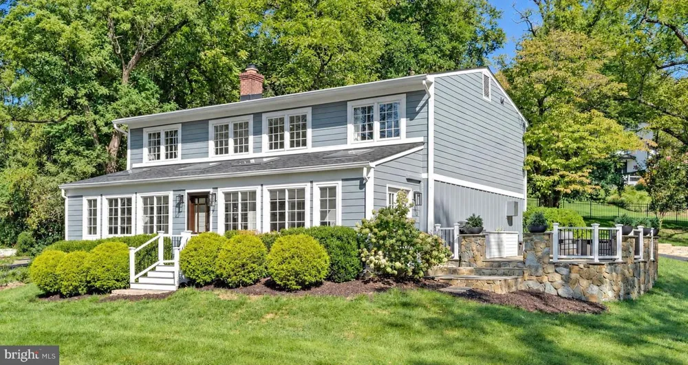 1048 BELLVIEW ROAD Mclean, VA 22102