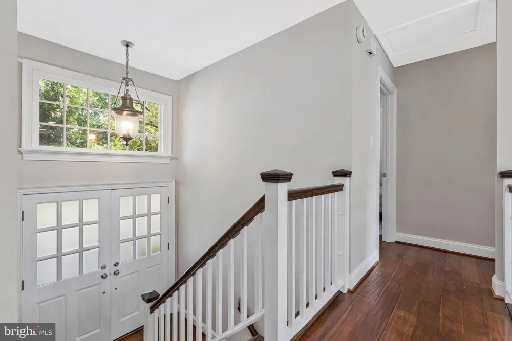 1048 BELLVIEW ROAD Mclean, VA 22102