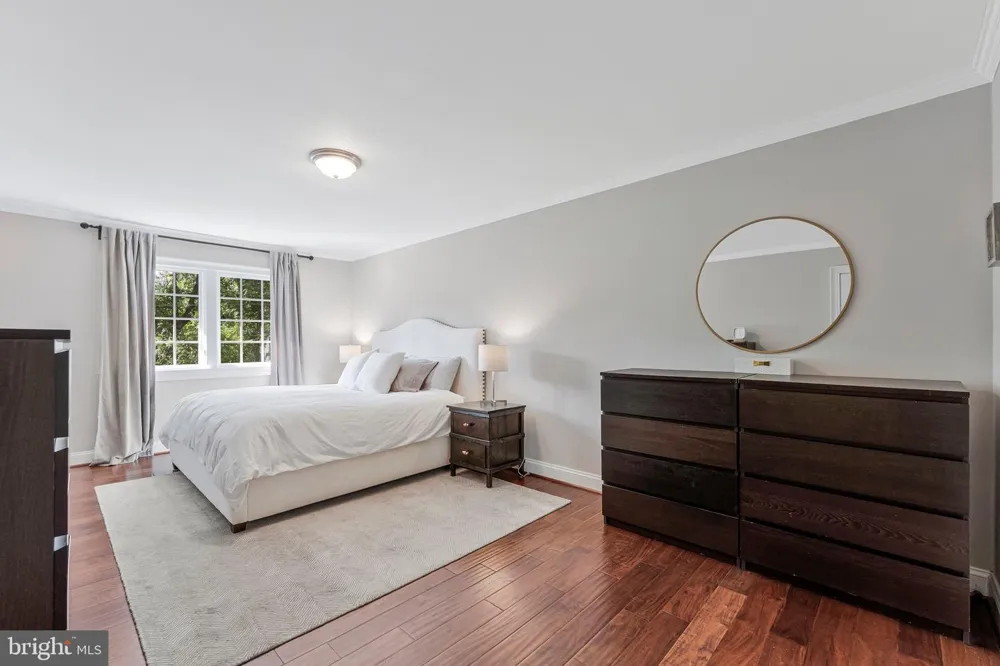 1048 BELLVIEW ROAD Mclean, VA 22102