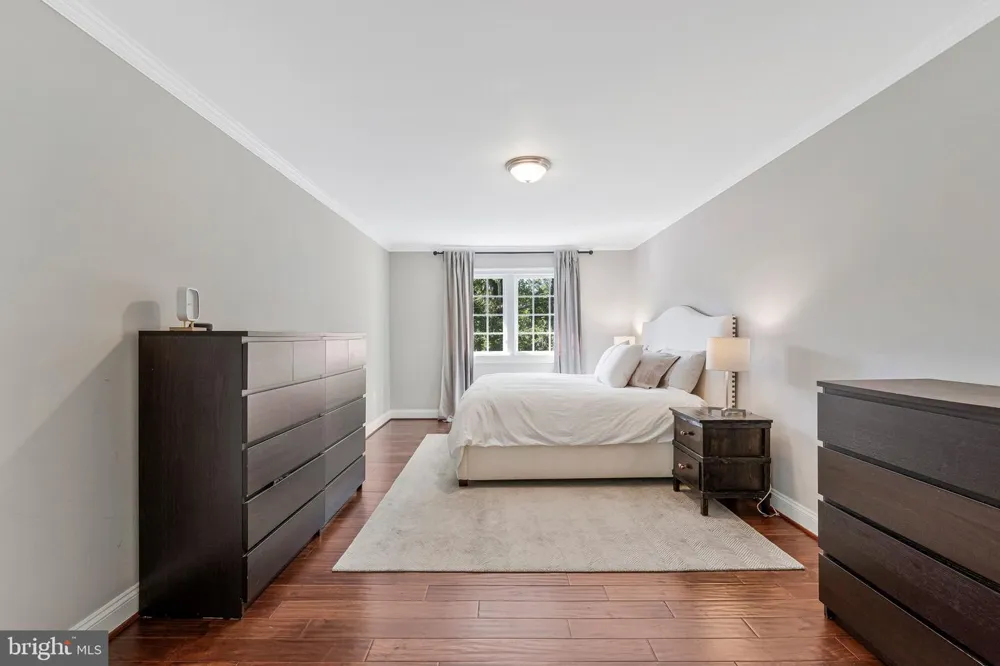 1048 BELLVIEW ROAD Mclean, VA 22102